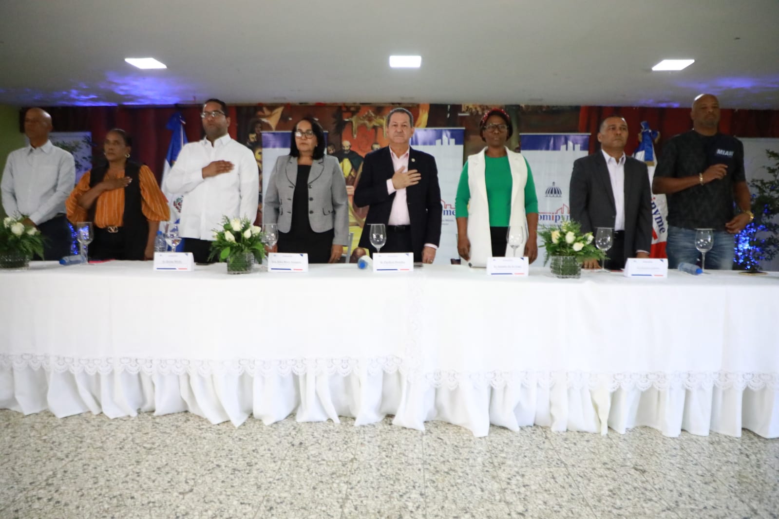 Promipyme entrega préstamos en Hato Mayor